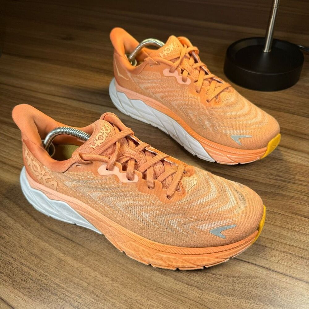 HOKA ONE ONE ARAHI 6 - Women’s Running Shoes - SIZE 8.5B